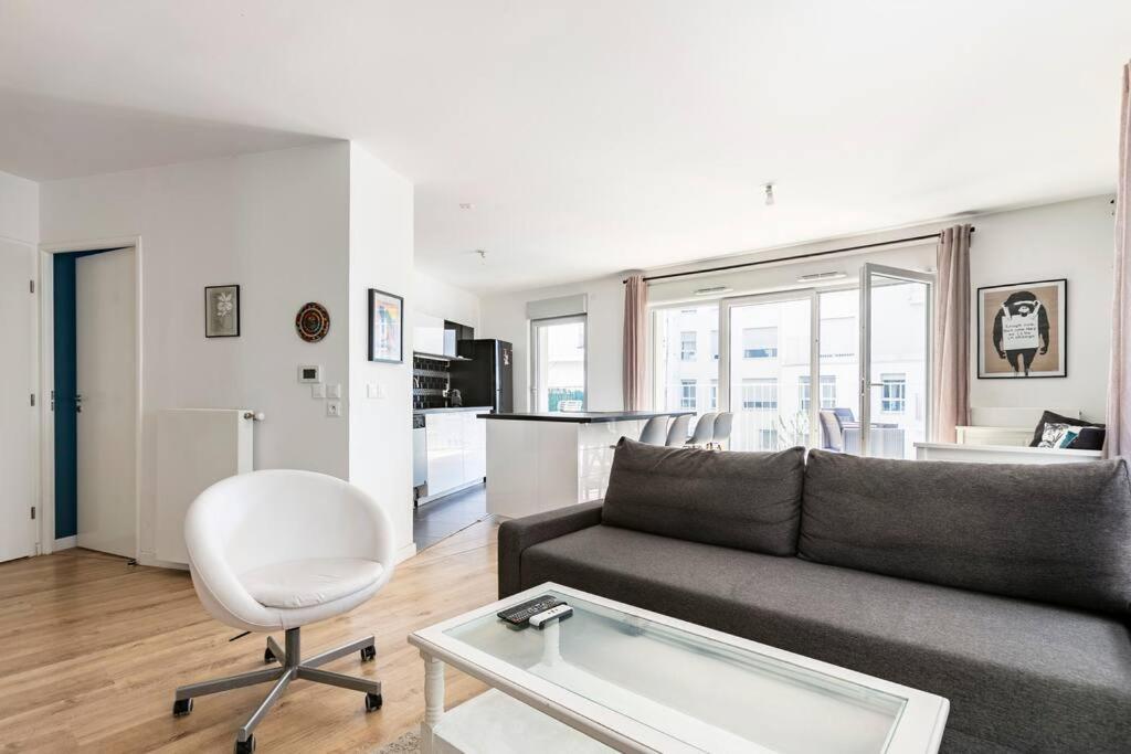 Grand Appartement , Paris La Defense Arena, 50 Metres De La Gare, 15 Min Champs Elysees Nanterre Esterno foto