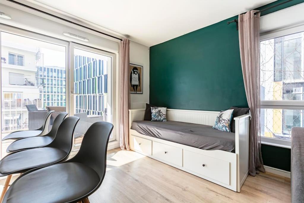 Grand Appartement , Paris La Defense Arena, 50 Metres De La Gare, 15 Min Champs Elysees Nanterre Esterno foto