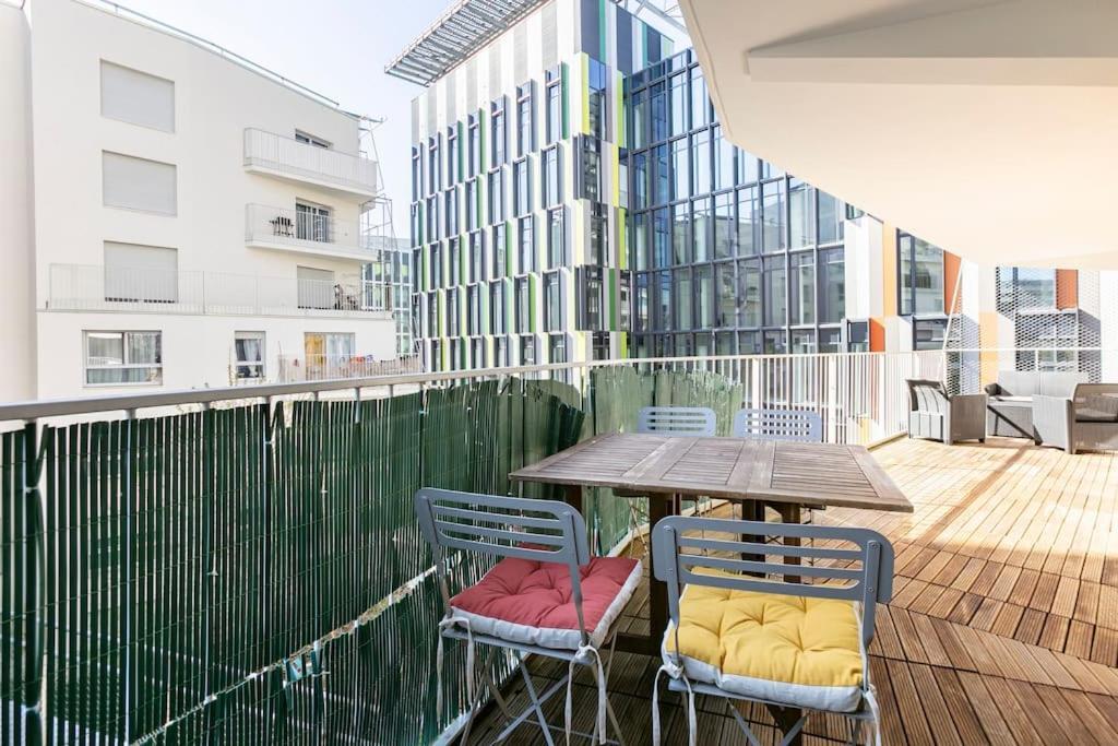 Grand Appartement , Paris La Defense Arena, 50 Metres De La Gare, 15 Min Champs Elysees Nanterre Esterno foto
